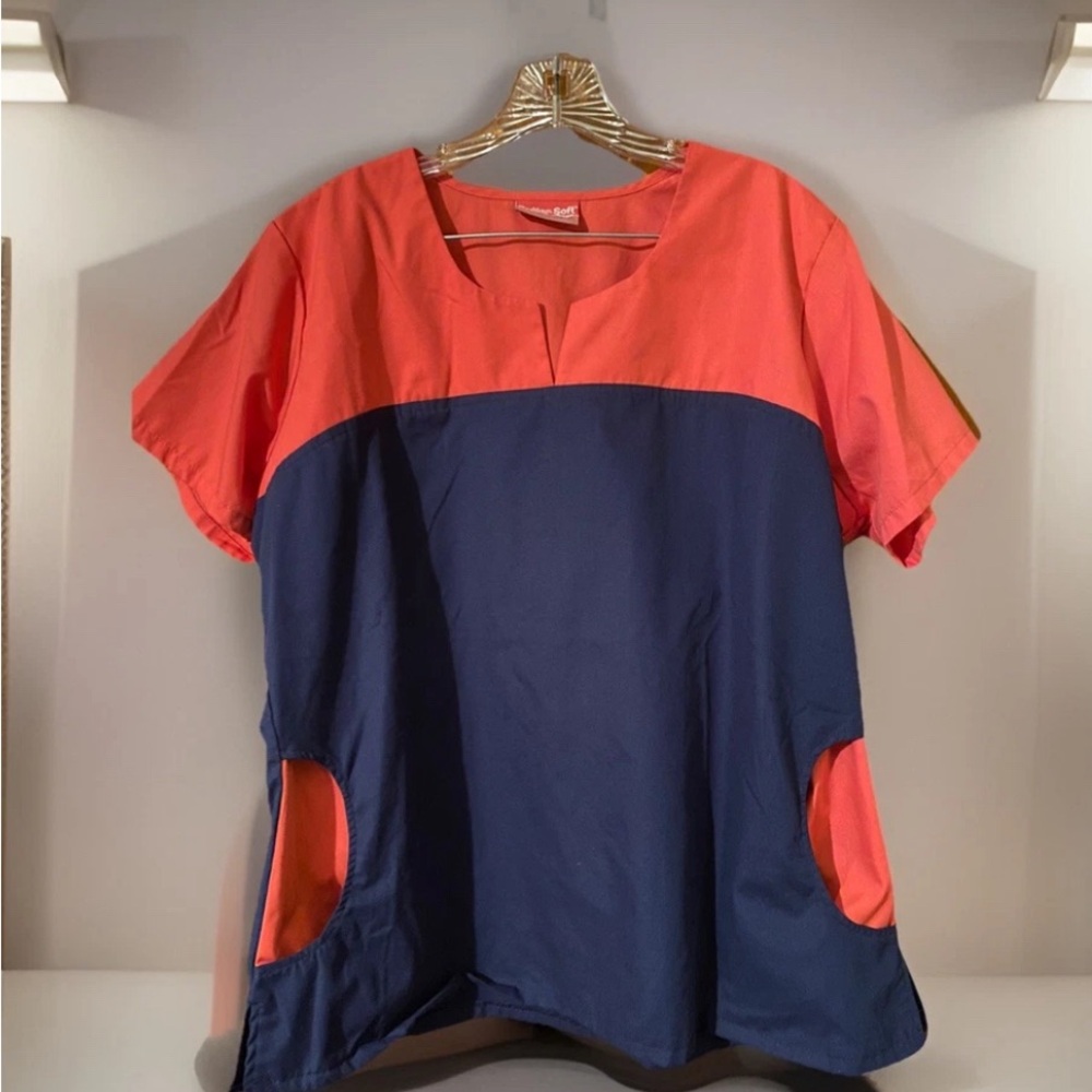 UA Scrubs Women's Round Neck V Slit Navy Coral Size XL Pockets